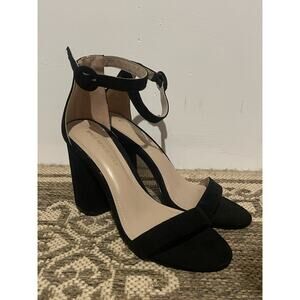 Shoe Republic LA Black Velvet Strappy Open Toe Platfrom Square‎ Heels Size 6.5